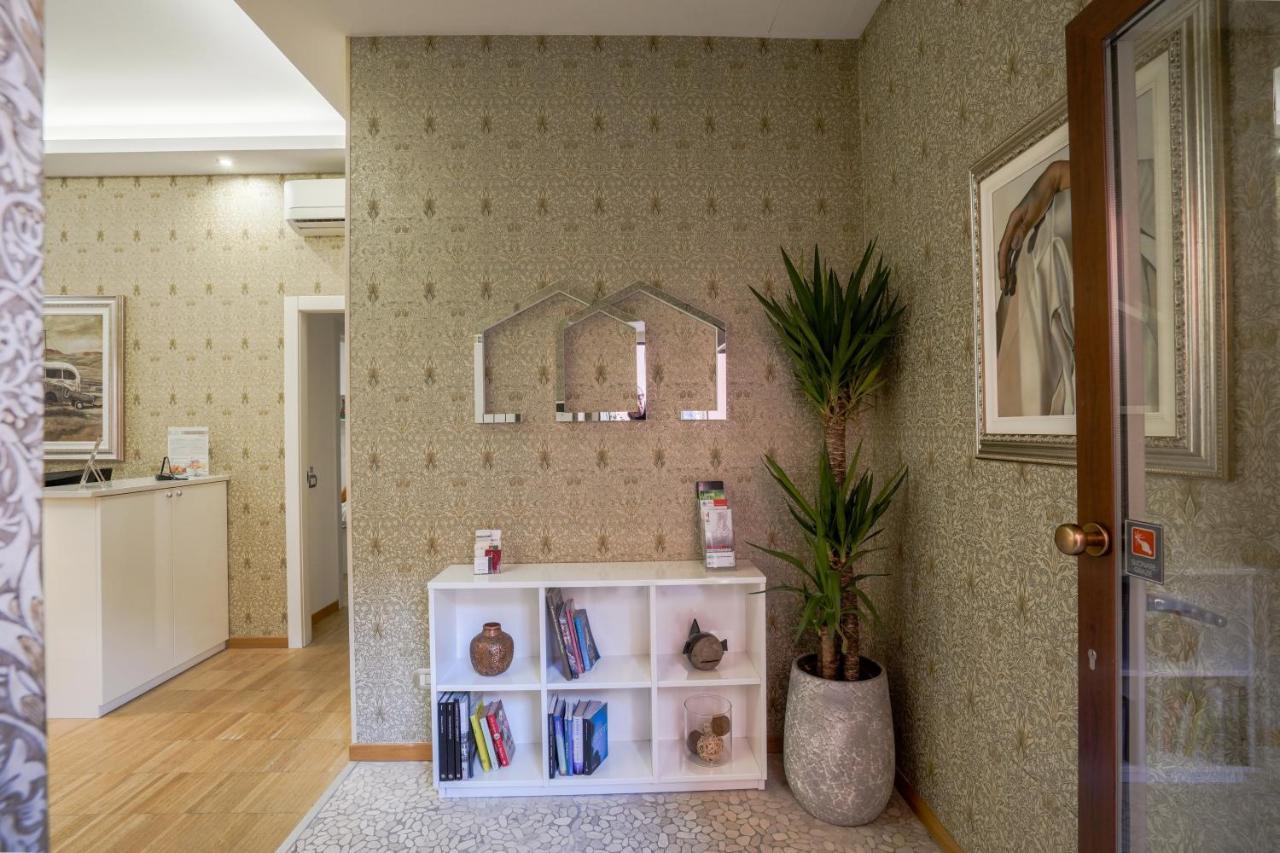 Monza City Rooms & Studios מראה חיצוני תמונה