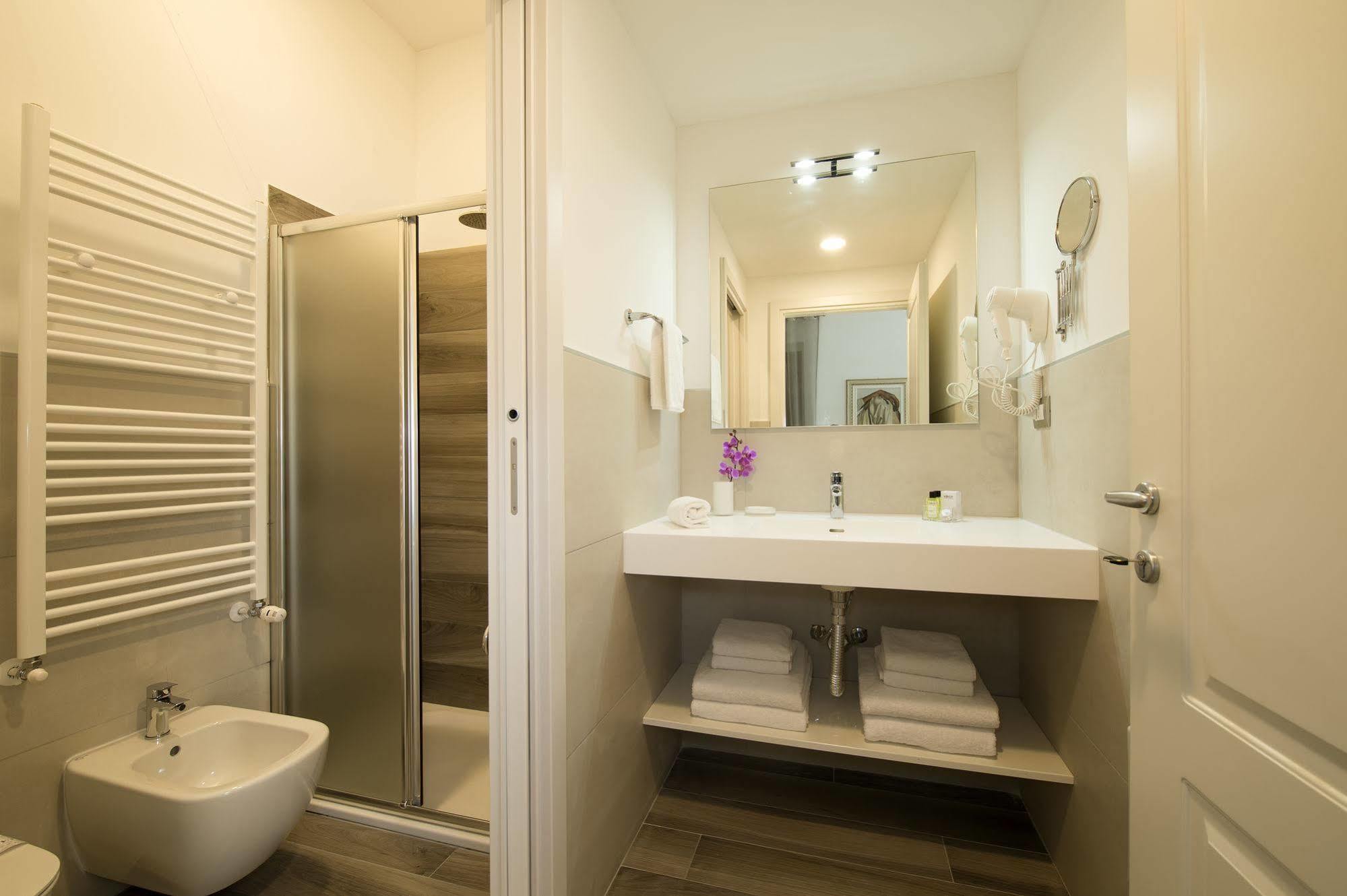 Monza City Rooms & Studios מראה חיצוני תמונה