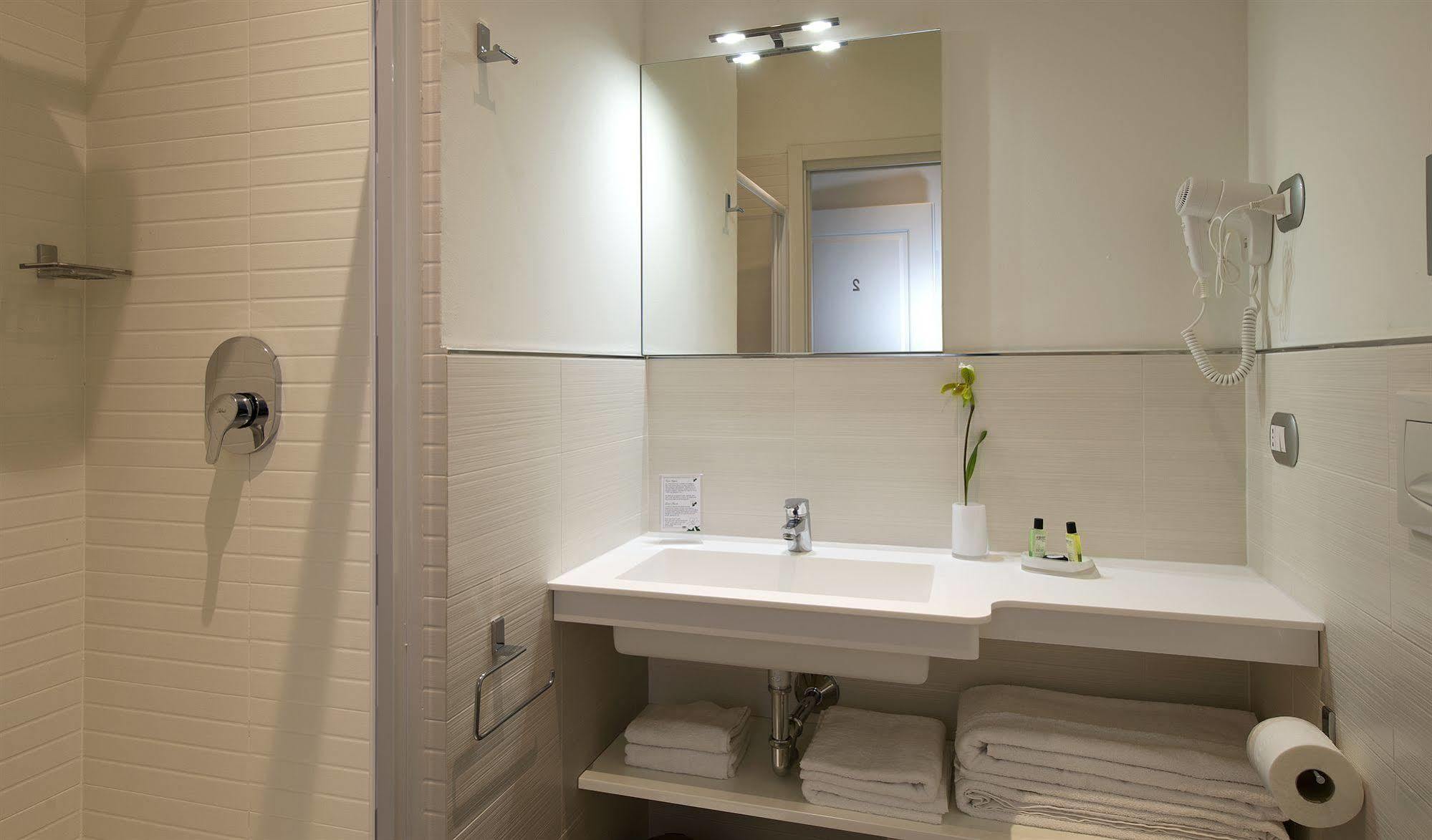 Monza City Rooms & Studios מראה חיצוני תמונה